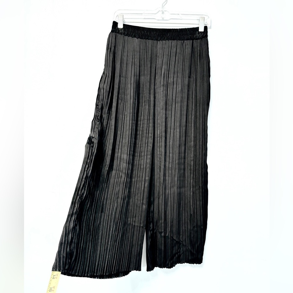 #12)  Elegant Black Pleated Capris